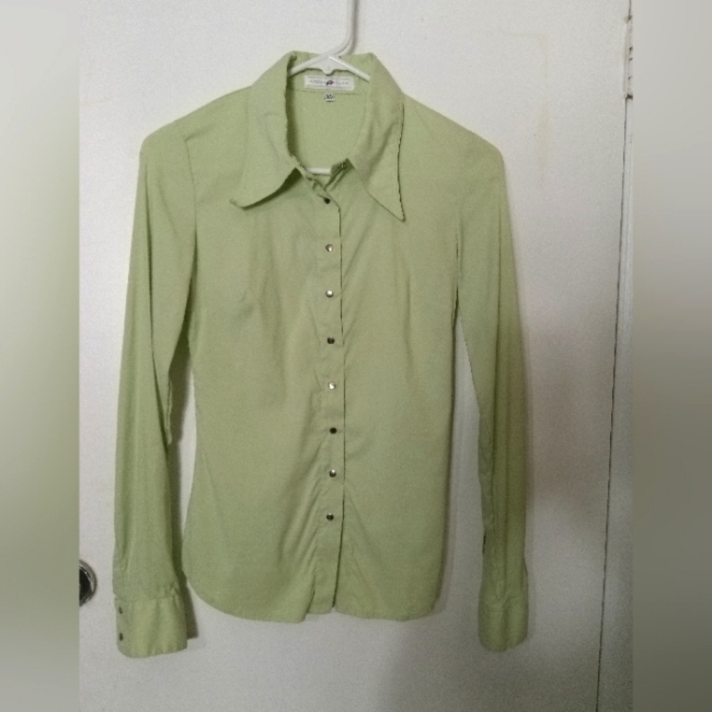 True Y2K Vintage "Vertigo Paris" button down dress shirt w/ French cuffs XS 💚